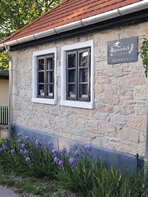 Kismadar Vendeghaz Noszvaj Apartamento Exterior foto